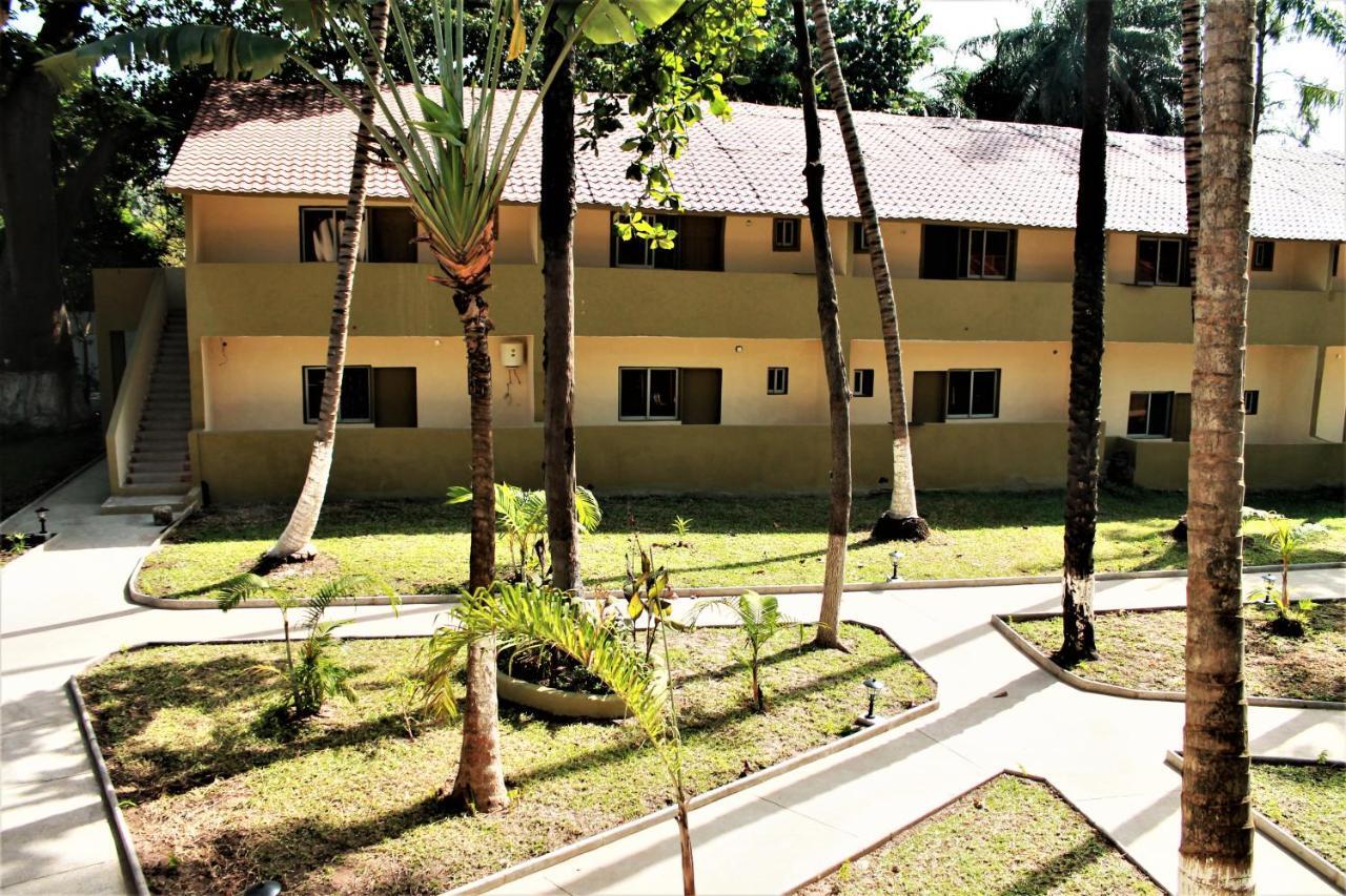 Badala Park Hotel Kotu Exterior photo