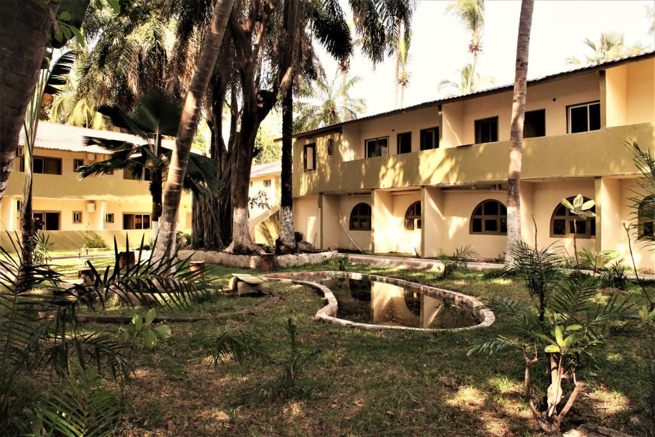 Badala Park Hotel Kotu Exterior photo